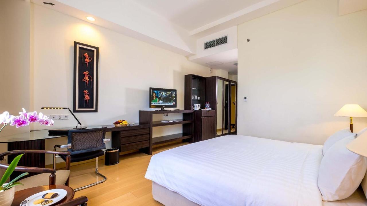 Sintesa Peninsula Hotel Palembang Exterior foto