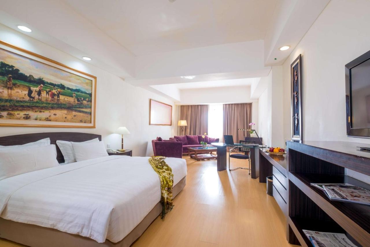 Sintesa Peninsula Hotel Palembang Exterior foto