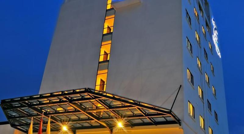 Sintesa Peninsula Hotel Palembang Exterior foto