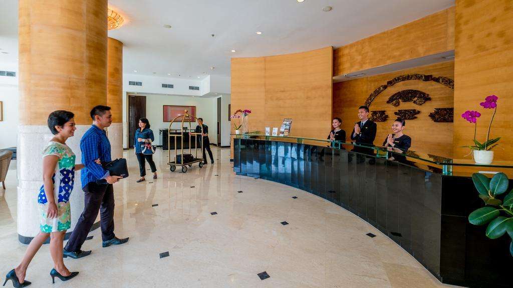 Sintesa Peninsula Hotel Palembang Exterior foto