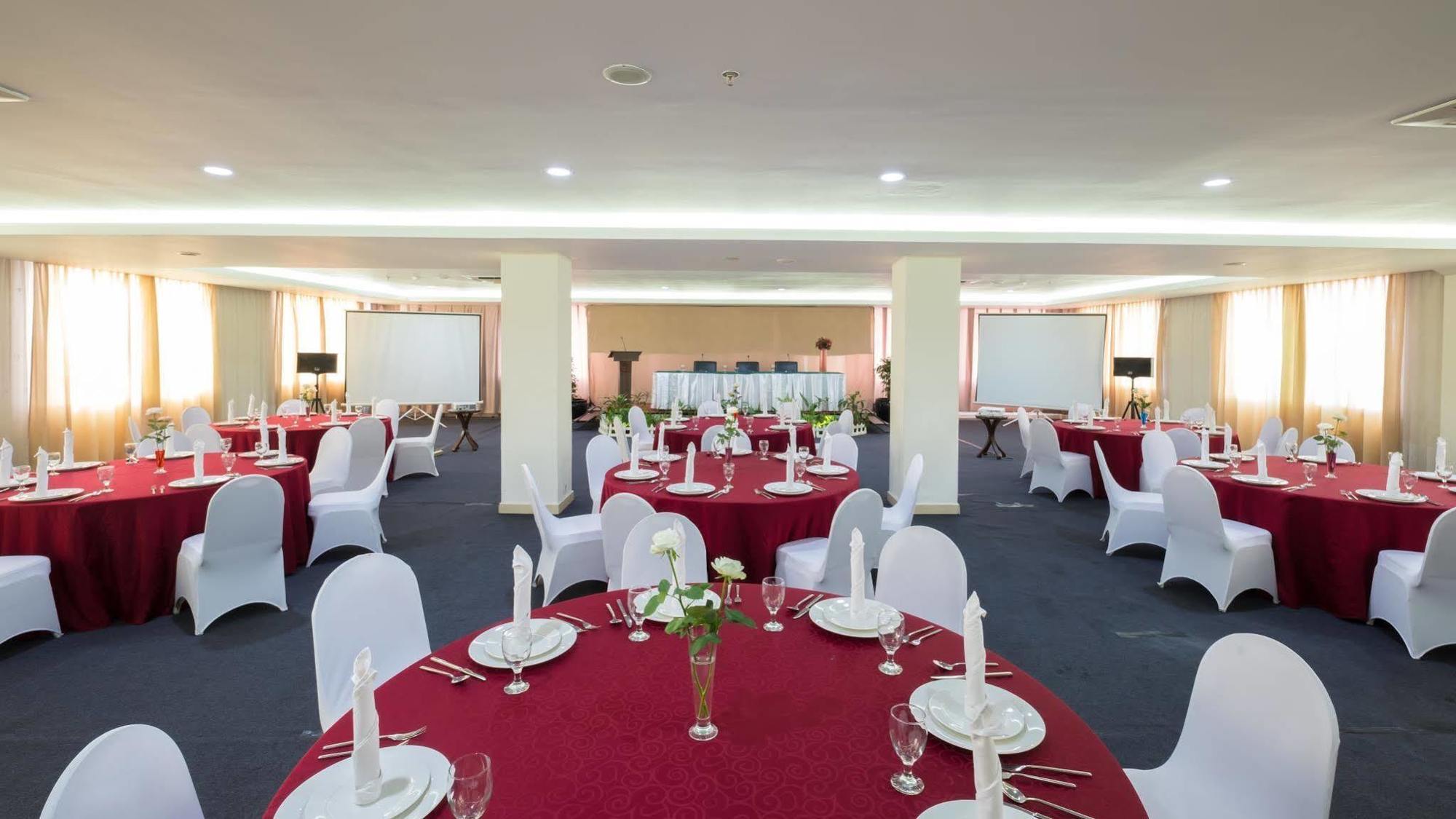 Sintesa Peninsula Hotel Palembang Exterior foto